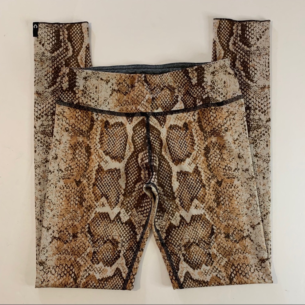True Religion Bodied Python Leggings - Picture 5 of 8